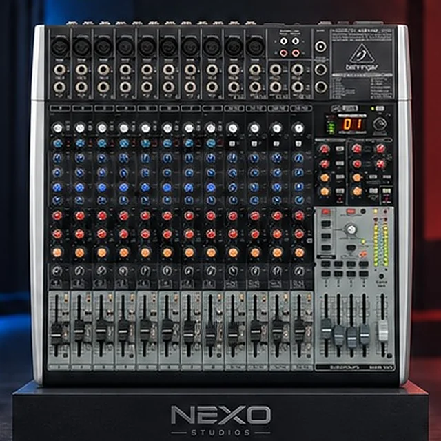 Mesa de mezcla Behringer X2442USB de NEXO Studios